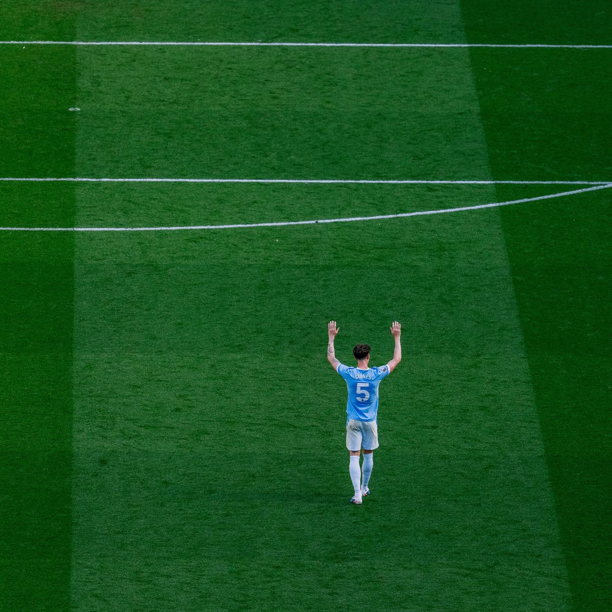 MFC_PRIME's tweet photo. Not all stones are diamonds ,but John Stones was one https://t.co/TBtNhdkvED