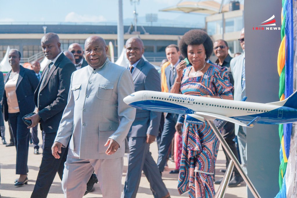 de_kamali's tweet photo. Rwanda is actively building and expanding its air transport sector as a key part of its strategy to become a regional aviation hub in East/Central Africa, boost tourism, trade, logistics, and economic growth
@evaristemur @FelixMugenzi https://t.co/Yxh94nt7P3