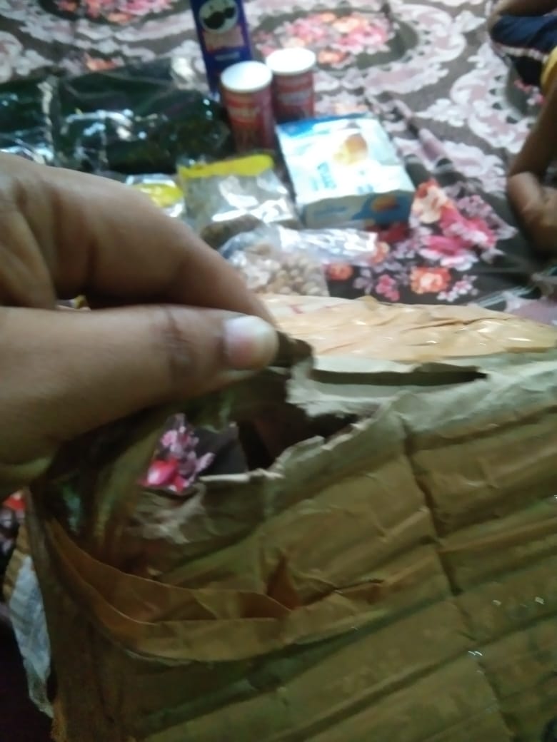 marfat_seikh's tweet photo. @IndiaPostOffice @IndiaFreeFire Your post office service is absolutely disgusting. It doesn't deliver parcels properly, that's why people choose private companies. Please improve the post office service. https://t.co/Sn7kcVMsJj