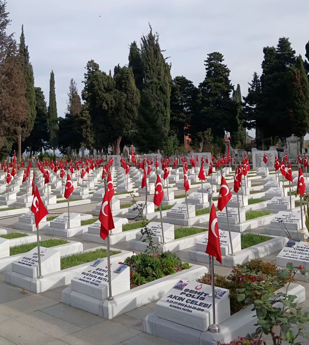 Kemalizmka4's tweet photo. Bayramlar bayram olsun diye canlarından vazgeçtiler https://t.co/TU9cGtxuJI