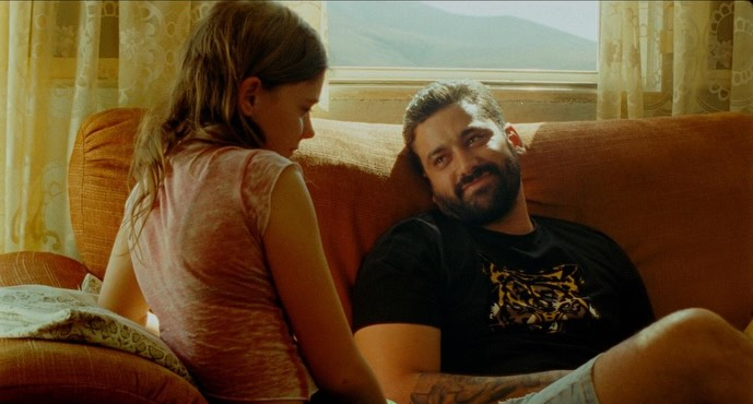 Labcinemateca's tweet photo. 🎞 Un padre y una hija intentan seguir adelante tras la muerte de su esposa y madre. La lucha canaria será su refugio y la vía para reconstruir los vínculos que los unen.

Este viernes, no te pierdas  𝙇𝙖 𝙡𝙪𝙘𝙝𝙖, de José A. Alayón, en @LaboralCdlC 🎟 https://t.co/lul3M35Uqu https://t.co/l7Nx2qpOeH