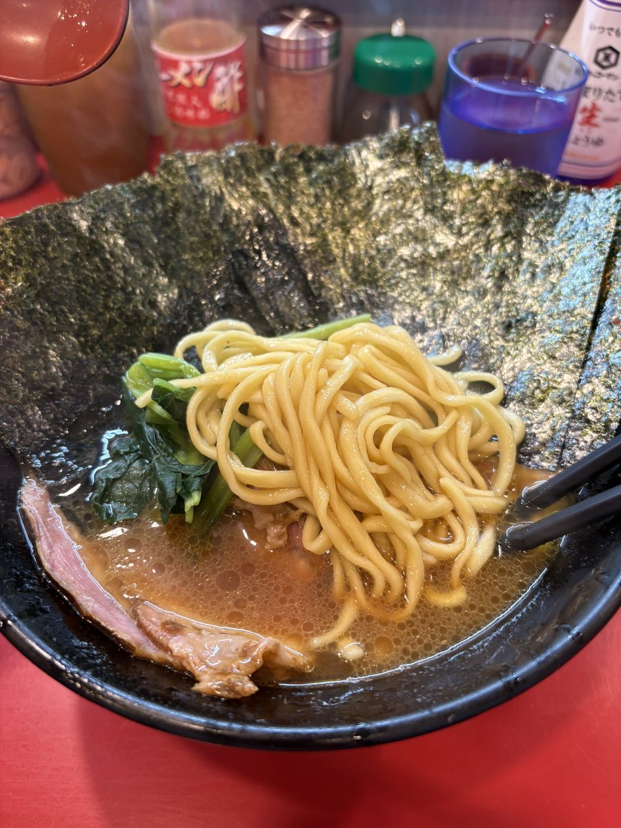 ryo_99's tweet photo. 横浜出張🚅
1年ぶりの総本山🍜 https://t.co/8qQwJXoqEB