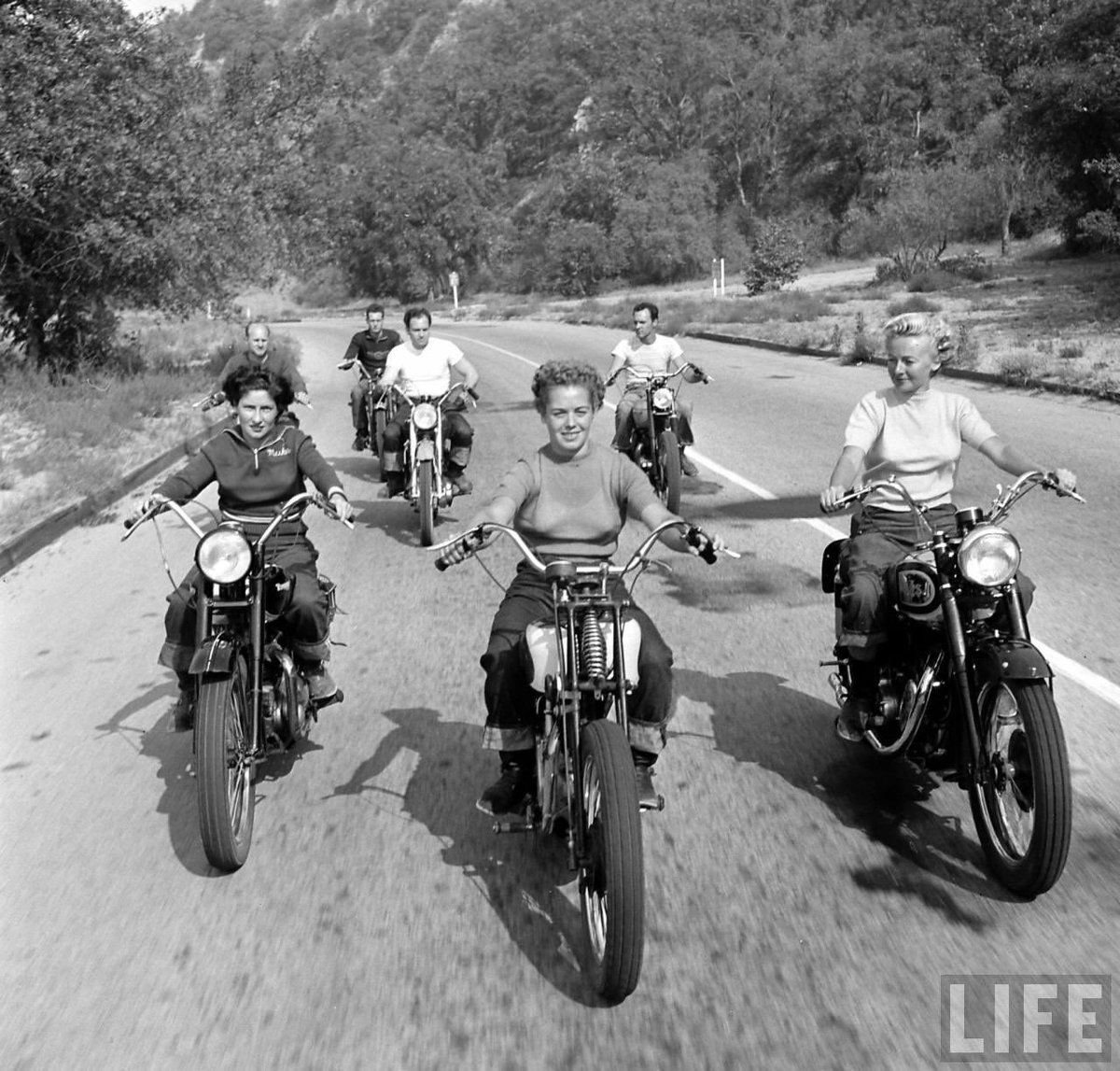 c_vollaire's tweet photo. Bonjour 
(Loomis Dean) https://t.co/8MQyyydK67