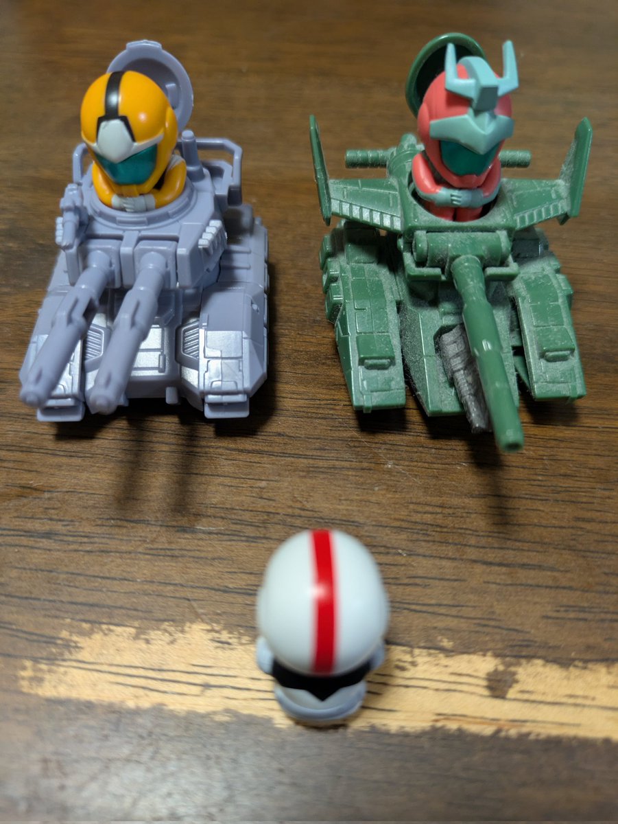 YANPYOU_MODELER's tweet photo. #まちぼうけ
ノーマルスーツ7回回したが、ジオン一般兵のみ出ず。。。
アムロ3つ。連邦一般兵3つて。。。
以前出てた食玩の61戦車とマゼラアタックにぴったりなんだが、やっぱマゼラアタックには、ジオン一般兵乗せたいなあ。。。 https://t.co/7SlyeEsy4j