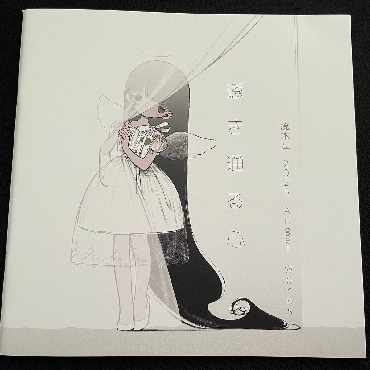kazu1125_2019's tweet photo. デザフェスのお迎え②
なご村さん、イラスト集をお迎え。
こちらに収録されている５０枚の原画が壁一面に貼られているのも圧巻でした😊

織本左さん、イラスト集をお迎え。
白金さんで良く作品は観てますがご本人にお会いしたのは初めてでした😊

@nagomurasan
@11YBU
#デザフェス63 https://t.co/70bGgylEJF