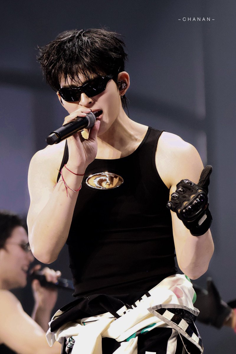 myebluex's tweet photo. แรปเปอร์                                          แย้ปเปอร์ https://t.co/hjq7Urm26E