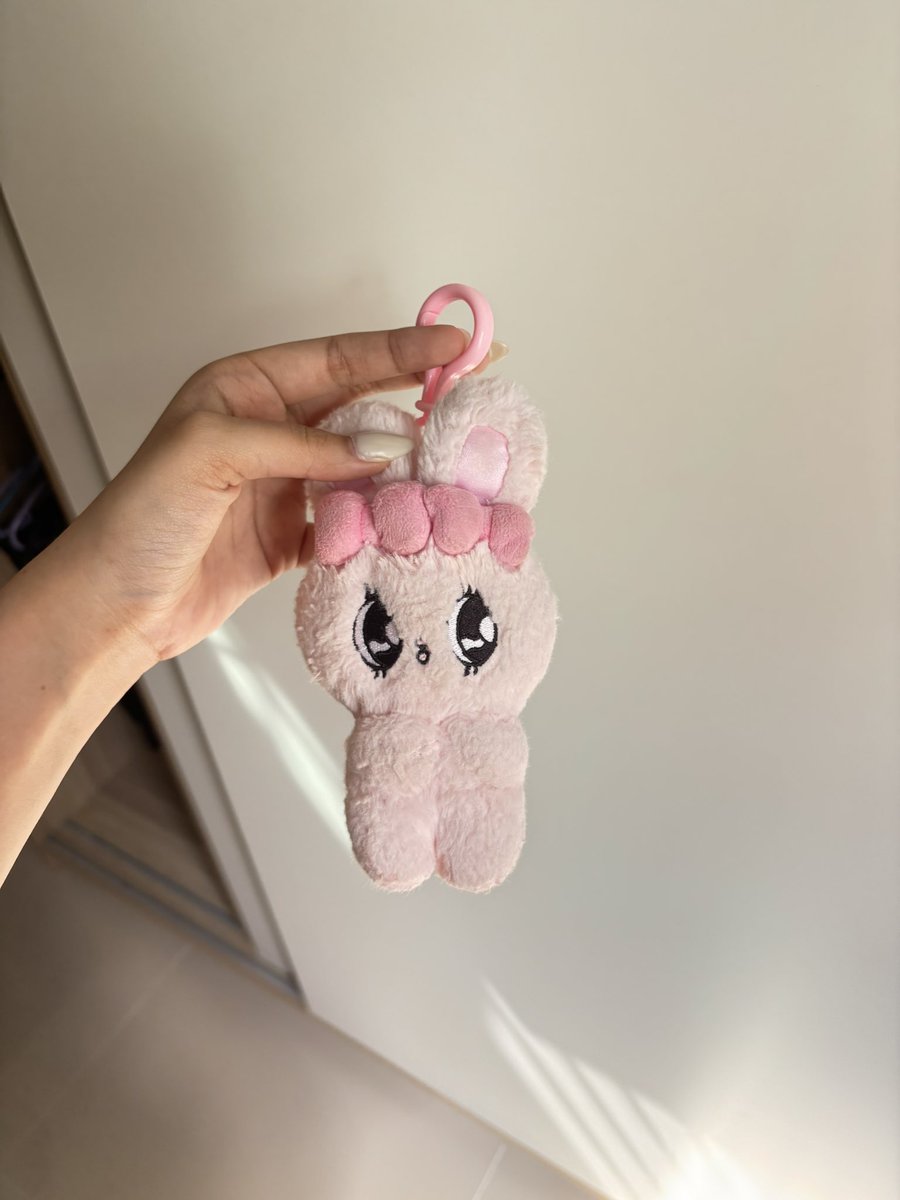 spcha1111's tweet photo. พวงกุญแจEsther bunny 160รวมส่ง
มีเปื้อนนิดหน่อยไปคลีนได้ค่ะ  #ตลาดนัดdisney 
#ตลาดนัดsanrio #ตลาดนัดซานริโอ #ตลาดนัดdisney #sanrio #ตลาดนัดของเล่น #ตลาดนัดของสะสม #estherbunny #ตลาดนัดsanrio https://t.co/J4TMyUHsaL