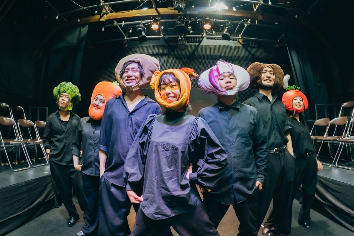 engeki_kimyo's tweet photo. 🌆 #グッナイ 🌉
🟪🟦Dream Ver.🟨🟥
初日です❣️‼️

KIMYOの元山未奈美が登場ですッ‼️
当日券🎫あとほんの少しだけございます‼️
ぜひ‼️ぜひお越しくださいッ✨
🎆🥦🥕🥔🍛🧅🍖🍅🎇
#演劇組織KIMYO https://t.co/iyfXpLjHcs