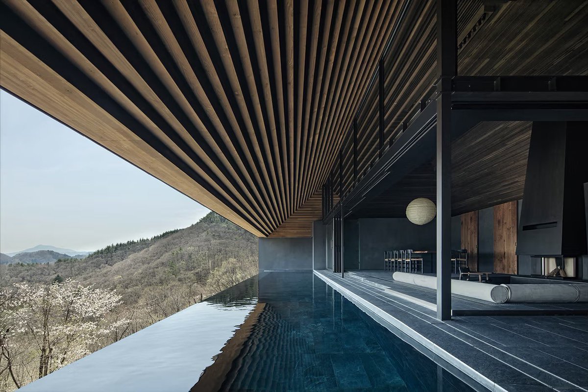 INTERIORPORN1's tweet photo. This hotel in Japan is absolutely sublime. https://t.co/xhRP2Bvmft