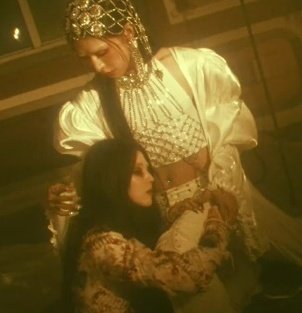 hyperbolae's tweet photo. i applaud han sohee for coming face to face with wumuti's tummy and walking out of that set with her sanity intact https://t.co/3aWAZBvL0b