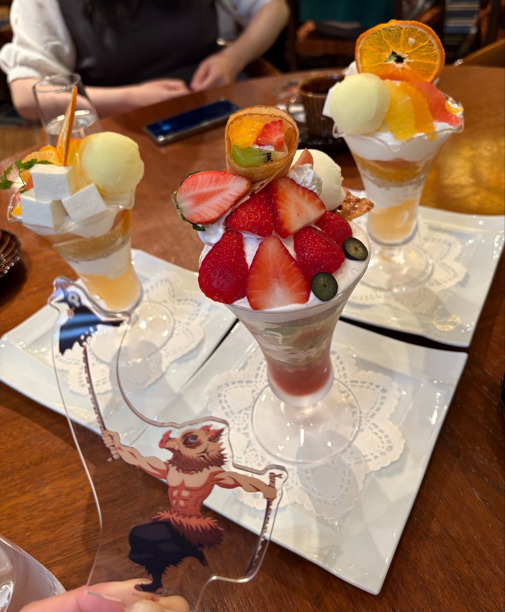 Ryuka_09's tweet photo. 今年もみんなの誕生日🎂祝ってきた🎊㊗️

ほぼ、ちい活でした 笑

去年の誕プレのお揃いのちいかわグッズで、おでかけ出来ました◎

また、好きな時に行きたいとこ、行きましょ🩷
そして好きなタイミングでプレゼントを渡すww https://t.co/4HMPhIyWIO
