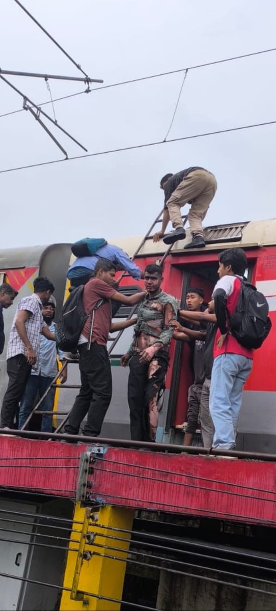 Railwhispers's tweet photo. Today a major #accident has happened in #Kamakhya Coaching Depot
Two electrical staff received a shock of 25000V, when they were working on the coach. Both staff have been seriously injured & hospitalised.
The incidence occurred due to charged #OHE.
@RailMinIndia @AshwiniVaishnaw https://t.co/j0teBVRXk4