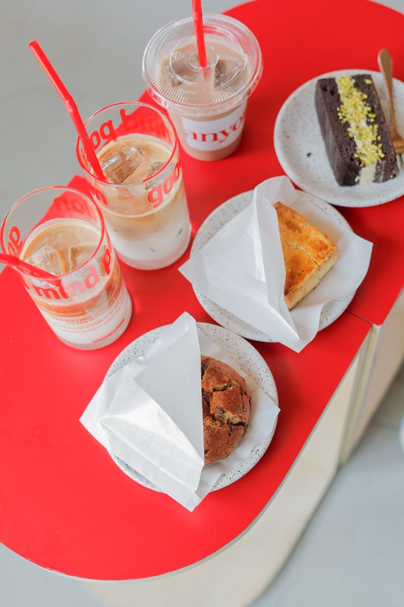 akyydwz's tweet photo. おしゃれな空間だった🍪
コーヒーキャラメルスコーン美味しかった🤤 https://t.co/Qq8DNjjM0u