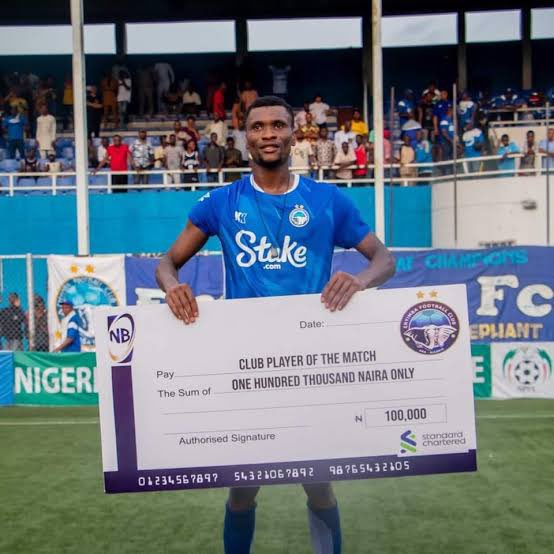 Onahkosi's tweet photo. The Interesting thing about him, is the fact that he isn’t naturally a defender but a Central midfielder . 

In his days with Enyimba, he formed a formidable title winning partnership with Ikenna Cooper—at the heart of the Elephant Park. 

What is more astonishing ?…his magnificence nonetheless, he wasn’t (for me) - the best midfielder in the league at the time ! —It was a guy named Morice Chukwu ( a faultless talent for Rivers United)….who interestingly has also been converted to a CB at Singida Black Stars -In Tanzania. 

Every time I see Chibuike Nwaiwu and how far he has come, I remember that sunny afternoon in Aba …when I saw him walking dejectedly in his “bathroom slippers” …He had just returned from Ethiopia or Isreal(rumored)—after being declared AWOL by Enyimba. Even with a forlorn countenance…he managed to tell me he was okay!! 

The rest they say is history —and he is surely on his way to more greatness !!

To God be the Glory 🙌🏾🙌🏾🙌🏾