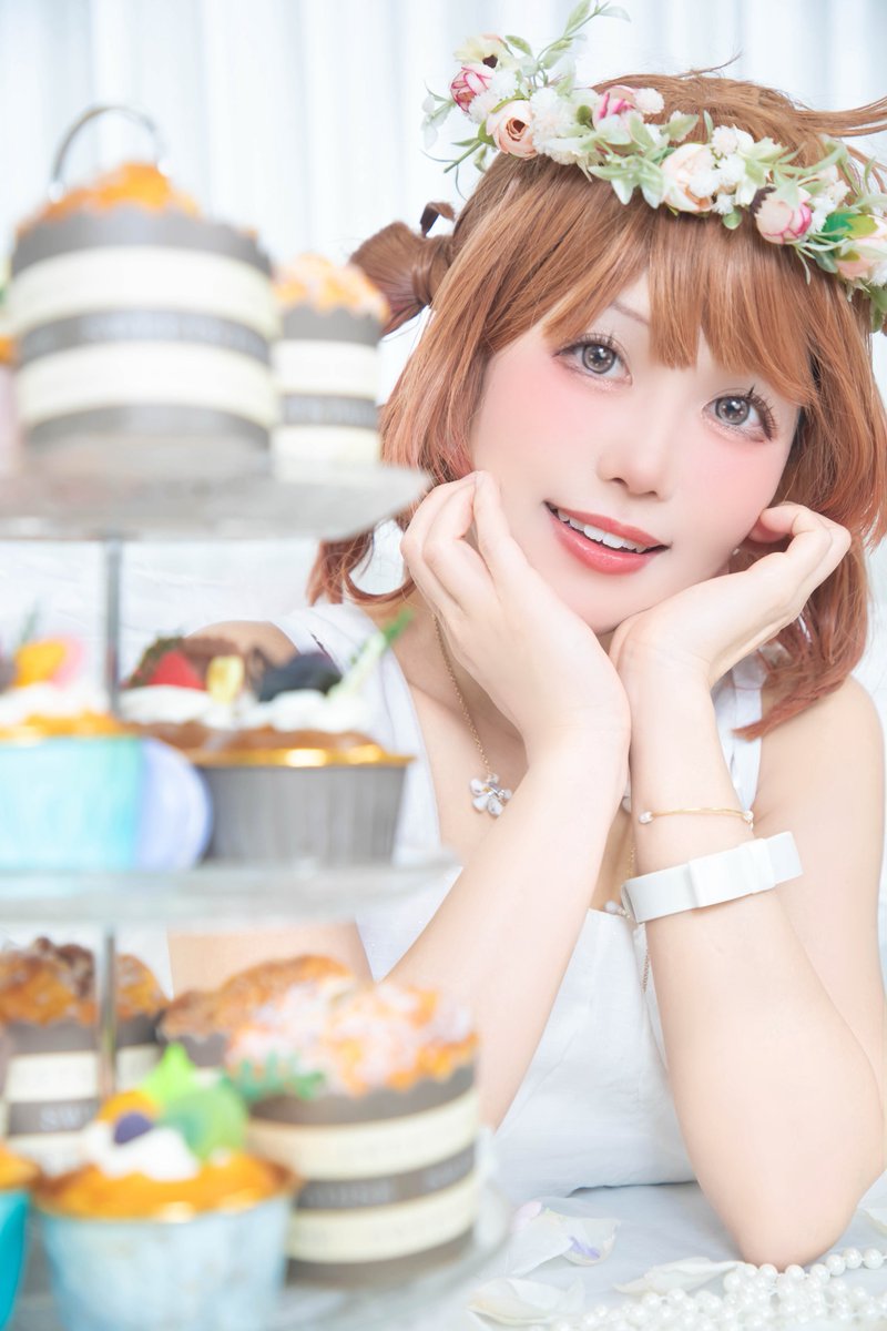 963_cos's tweet photo. 【 コスプレ / cosplay 】

　学マス / 花海佑芽

　スイートなひととき🧁🧡🤍

photo by : アカネさん @akanenoneiro 
studio : 白スタさん @shirostd2 

#cosplay

. https://t.co/m66qfbjYJ6