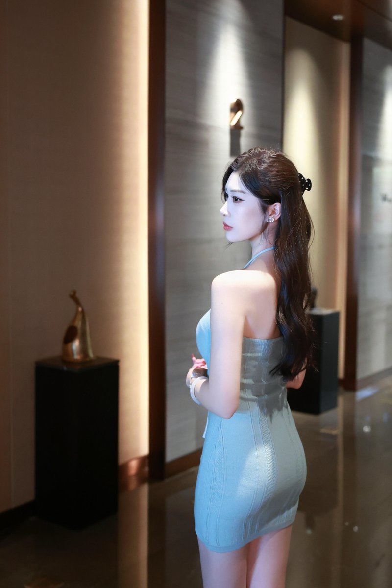 玲娜很白~ tweet media