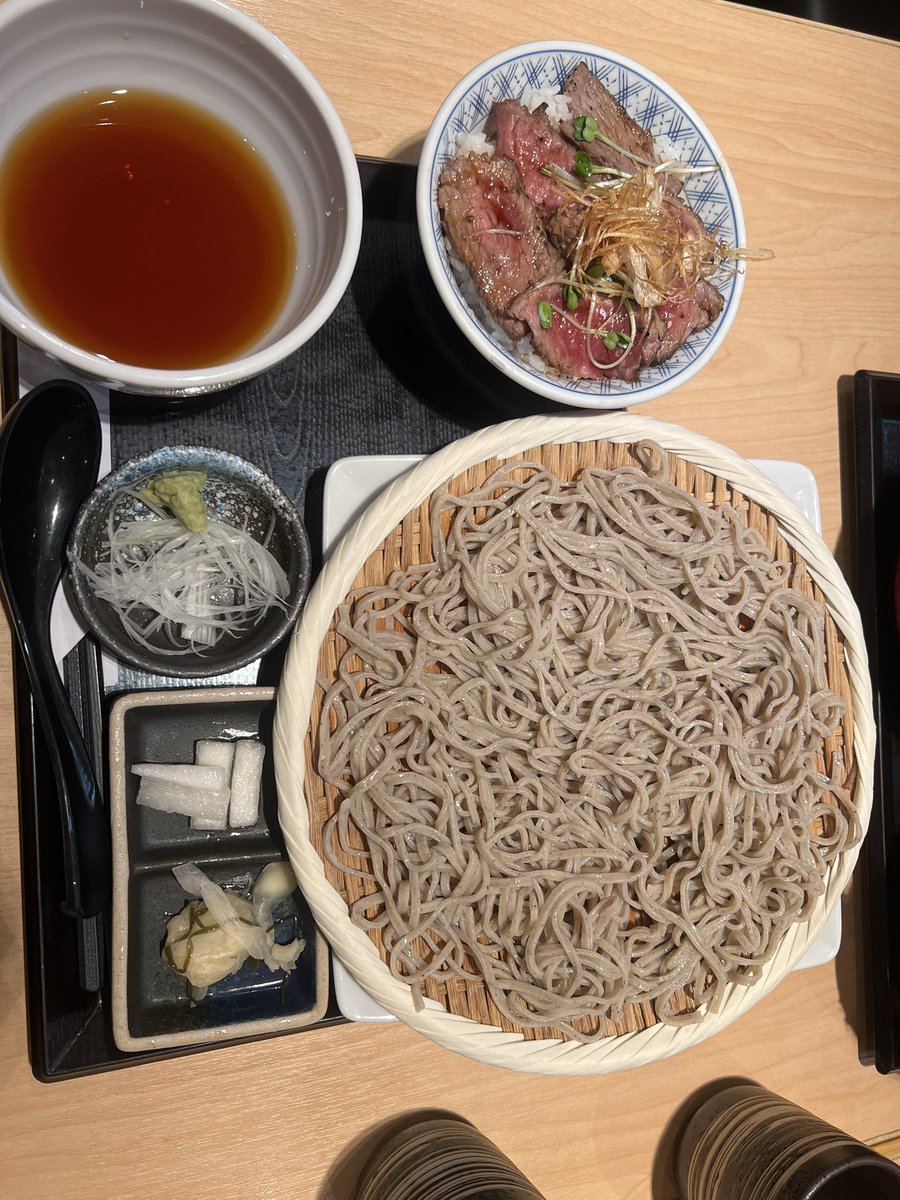bbbb7302's tweet photo. Food https://t.co/z3hn5CFcLW