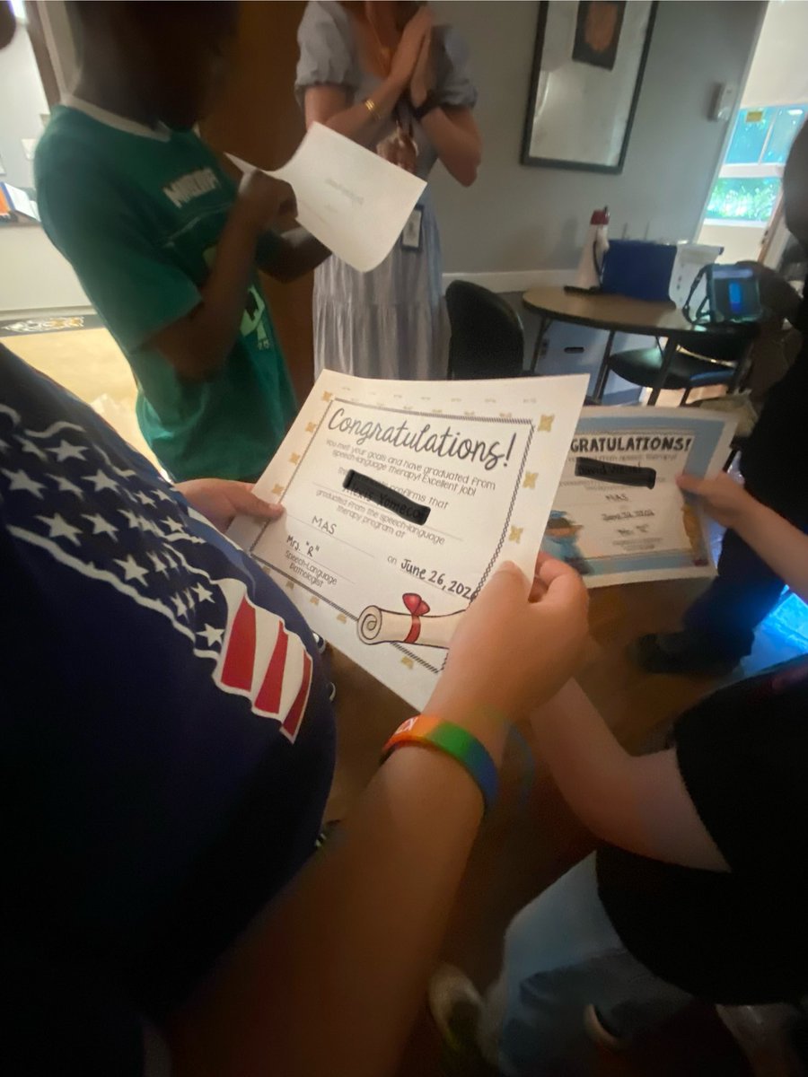 RobJanowitz_AP's tweet photo. We are so proud of our students for leading this morning’s announcements during Talker Tuesday.Special thanks to all our Speech and Language Pathologists for organizing, educating and inspiring during this month long initiative. @MAS_WP @wplainsschools @DrJosephRicca @WPCSD_ASI https://t.co/s19mj0ZFZW