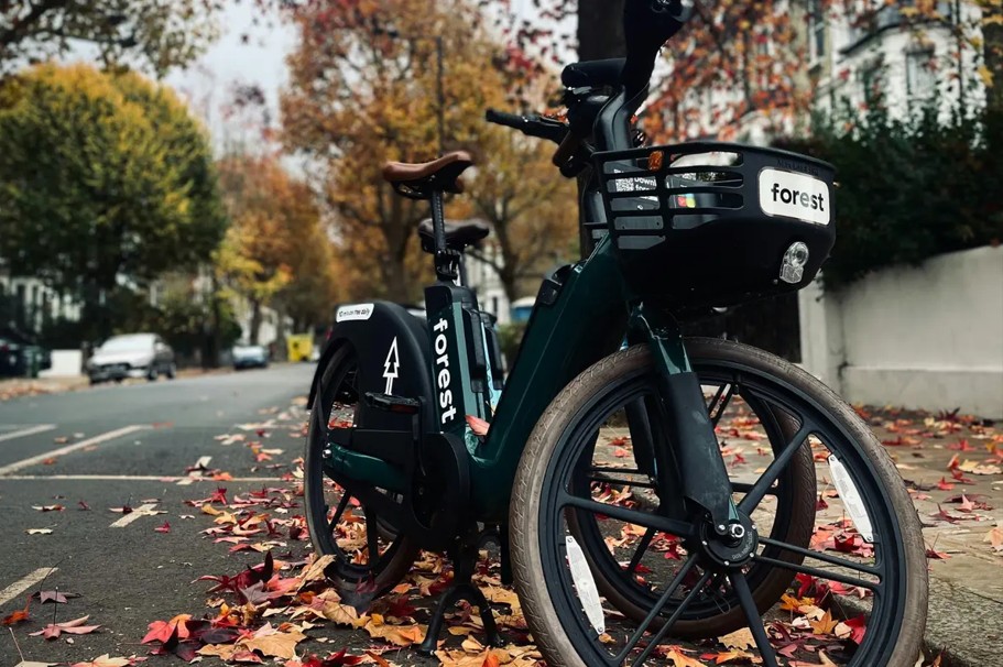 Cliveref's tweet photo. #Ebikerental firm Forest launched in London in 2020, and sold shares in 2021 via #crowdfunding at 68p per share. Its new round of #equitycrowdfunding offers shares the original #retailinvestors are prepared to sell back for almost £4.60 each: +676%! 🍾
https://t.co/XFOE7Dgxh2 https://t.co/0TzA9azNU2