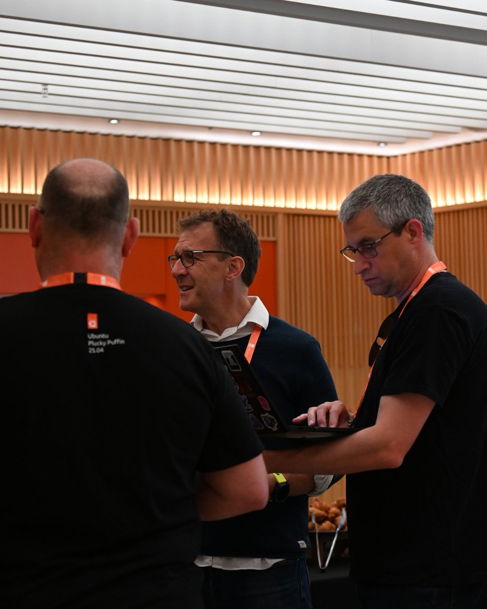 ubuntu's tweet photo. Are you ready? Ubuntu Summit 26.04 starts today! 🙌

We have speakers covering various topics from Rust and peer-to-peer communication to AI and devices in open source. 

📹 Watch the livestream from anywhere in the world: https://t.co/XRTT5VWJgg https://t.co/kbMUZBSvQo