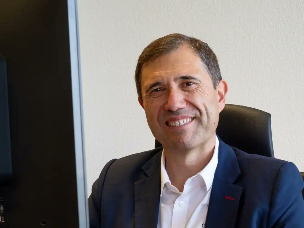 ComputerworldES's tweet photo. El SNS tiene 700 proyectos de #transformacióndigital activos, Historia Clínica Digital o Receta Electrónica Interoperable. Pero Juan Fernando Muñoz, Secretario General de #SaludDigital, nos avisa: la fase de despliegue acabó. Ahora viene lo difícil. #S625 https://t.co/L1hSiv708O https://t.co/aVJJQ9KzGI