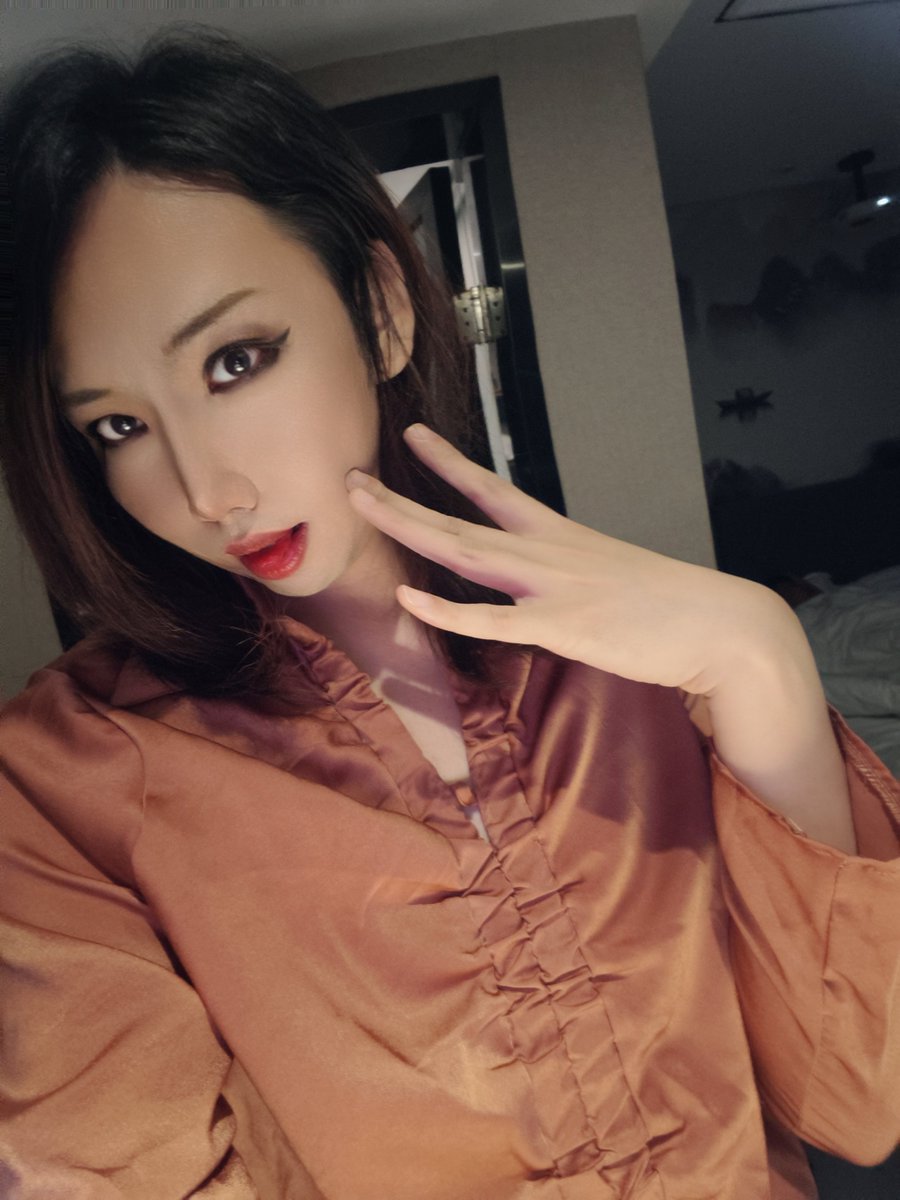 bearbb77's tweet photo. 广东太热 我想回非洲 https://t.co/Do9Xwwu7Z8