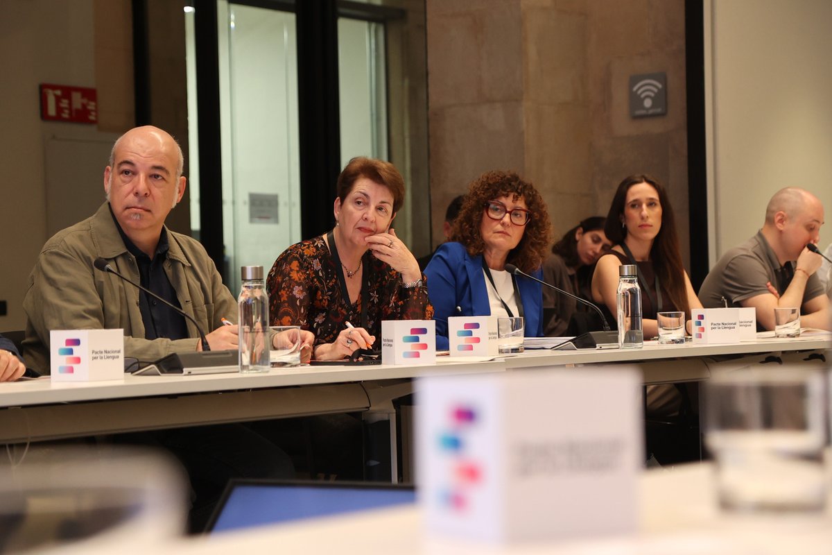 elciemen's tweet photo. Des del CIEMEN valorem positivament la creació de l’Oficina de Protecció de Drets Lingüístics, però l’emergència lingüística exigeix plans de xoc immediats per garantir cursos de català, atenció en català i plans locals de promoció de la llengua.

📲https://t.co/vtp5sttEfU https://t.co/jillvtsm1W