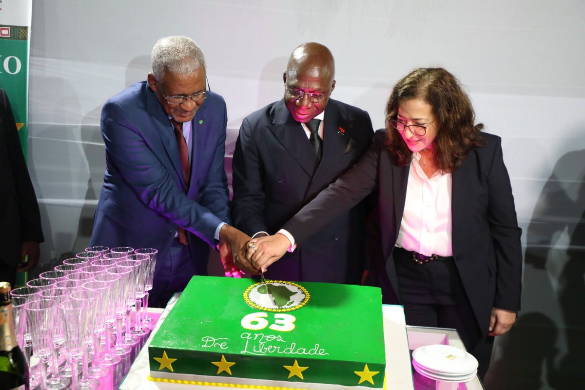 angola_Mirex's tweet photo. The Ministry of Foreign Affairs (MIREX) held commemorative activities in Luanda this Tuesday to mark the 63rd Anniversary of the African Union (AU), in a ceremony that brought together distinguished figures from political, diplomatic, academic, and cultural life, as well https://t.co/L9Noh2AIIJ