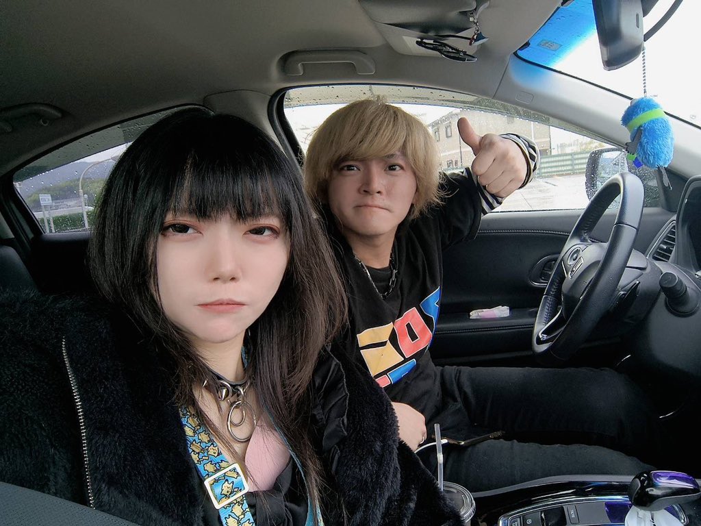 kobii_slot's tweet photo. こんばんは！明日の告知です！

明日は【#プレミアムファイブ】店様に
我が姉【かわもとまいみ】とWでお邪魔させていただきます！✌️

いつも店内様々な箇所から粘られてる方多数で明日も期待できそう🔥

抽選が
777コンパスになります✍️

是非是非お待ちしてます！🙌

#PR  #スロシックス https://t.co/AhSIo0i5iP