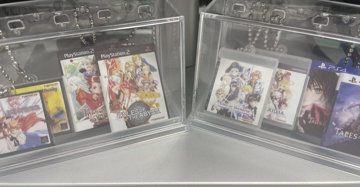 HIGUCHI_BNG's tweet photo. コンプするべくこのところ疎遠の栁澤Pのところへ。

彼は10回回して最後にAが一個だけ出たとのこと、さすがの引き！
気は引けたが背に腹で懇願し、D4個とならと快諾してもらえました！

ありがとうシュン��
仲間ってのは、苦しい時に助け合うものなので、困ったら何でも言ってくれ！

#テイルズ30周年 https://t.co/Mpv1IxvaEo