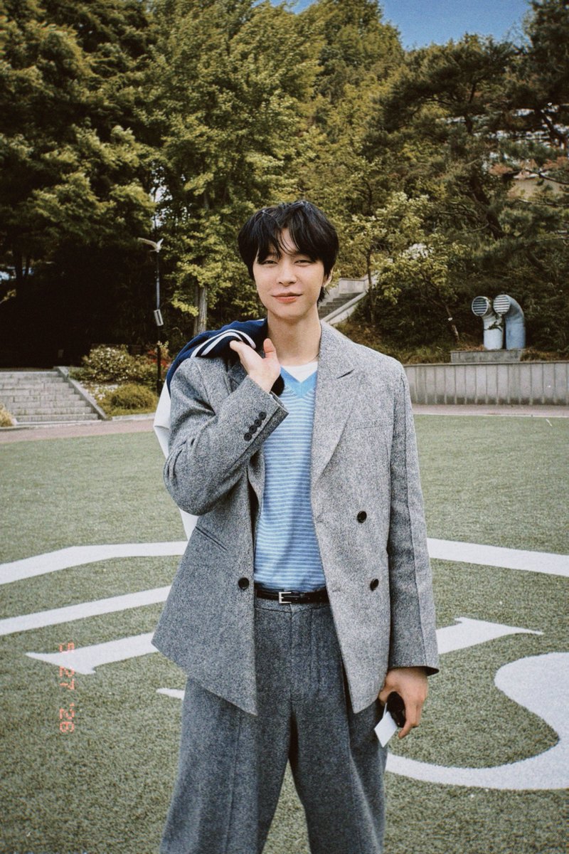americanobear's tweet photo. แล้วทำไมรูปนี้ดูหนุ่มตี๋จังครับ https://t.co/fNSRW6h07s