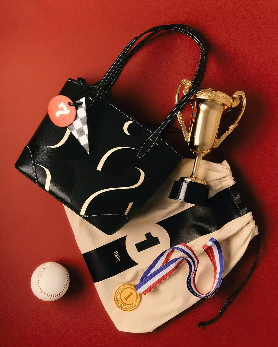 orderbymee's tweet photo. กระเป๋า Rally ออกคอลใหม่แล้วนะรู้ยัง!!

Rally Mini Leather Tote - กระเป๋าหนังทรง Mini Tote ลายโลโก้ (แถมฟรี Random Leather Tag)

จำหน่ายวันที่ 28 พค เวลา 12:00น 

พิกัด💙👇🏻
https://t.co/D4E0aqUjdy

#Rally #RallyBag #Rallytote https://t.co/hYdTtQkXfY