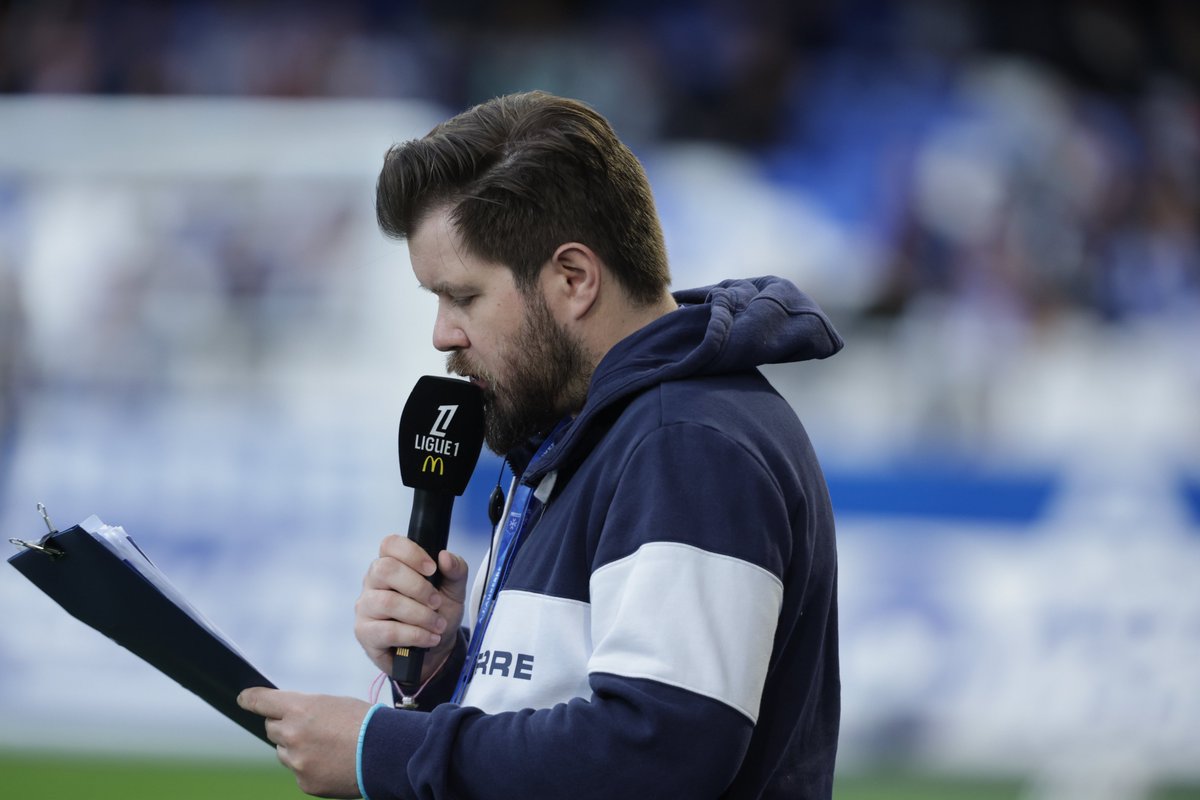 AJA's tweet photo. 🎤 𝑫𝒓𝒐𝒑 𝒕𝒉𝒆 𝒎𝒊𝒄 🏟️

Speaker à l’Abbé Deschamps depuis 2018, Mathieu raccroche le micro.

L’ensemble du club le remercie pour son investissement durant toutes ces années, avec des moments incroyables vécus dans une ambiance folle.

Mathieu, tu seras toujours le bienvenu à l’Abbé Deschamps 🏡

#TeamAJA