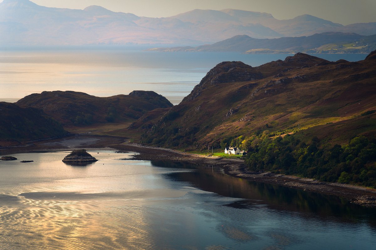 DamianShields1's tweet photo. Glaschoille House, Inverie Bay #Knoydart #Scotland #Highlands #Glaschoille https://t.co/ERVTYHnQjn https://t.co/vcXKNyzyMw