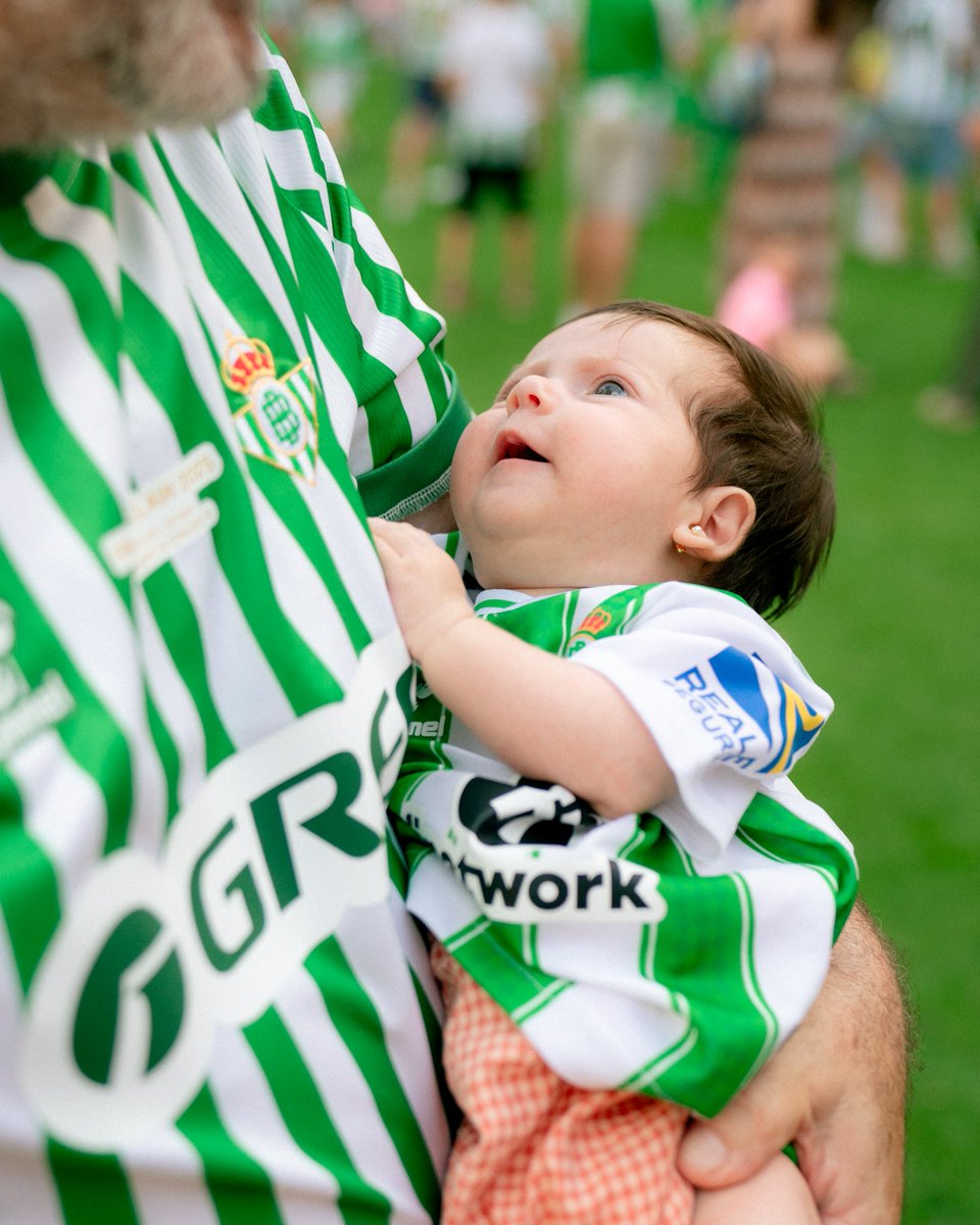 RealBetis's tweet photo. 🥹💚♾

La inocencia de aquel que descubre el amor por vez primera. https://t.co/G8qRJWLQzl