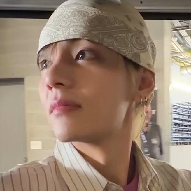 뷔 tweet media