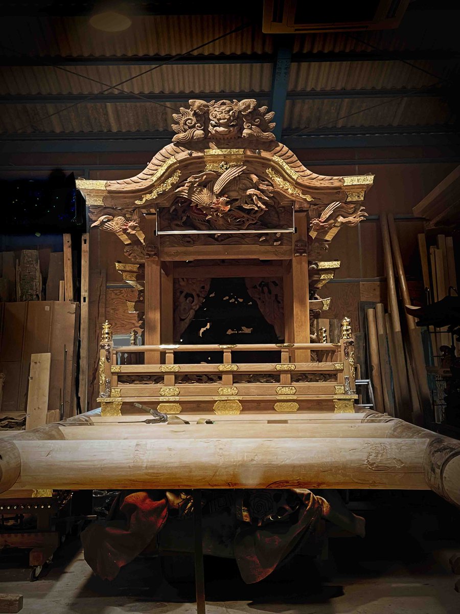narimonomikoto's tweet photo. 西櫻木地車って
岸田堂先代とほかを混ぜて
こさえたと聞く。
どこがどうとかは
まったくわかりませんが
おそらく大きくは岸田堂かな？
やっぱ結局岸田狂ですわ👺

#西櫻木
#岸田堂
#岸田狂 https://t.co/WOLNkIqlmn