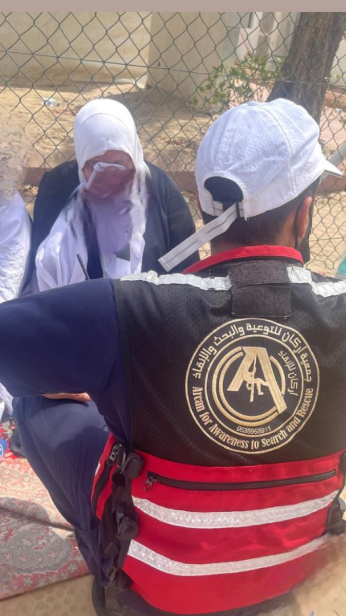 arcan911's tweet photo. في يوم #عرفه… تتضاعف الأجور ، بين دعاءٍ يُرفع، وخدمةٍ تُقدَّم، تواصل #جمعية_أركان للتوعية والبحث والإنقاذ تقديم خدماتها الإسعافية لخدمة ضيوف الرحمن لموسم عام ١٤٤٧هـ
#حج_عام_1447
#حج1447
#العمل_التطوعي
#مكه_المكرمه
#الحرم
#الحج https://t.co/ZFdmQOlhOX