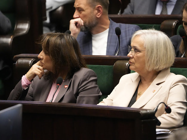 DorotaNiedziela's tweet photo. Rozpoczęło się 58. posiedzenie Sejmu X kadencji. Dziś posłanki i posłowie zajmą się https://t.co/M1mUfUVMz2. drugim czytaniem tzw. ustawy łańcuchowej, Projekt przewiduje https://t.co/M1mUfUVMz2. zakaz trzymania psów na łańcuchach. Głosowanie w tej sprawie odbędzie się w piątek. https://t.co/enUu7Y9i1N