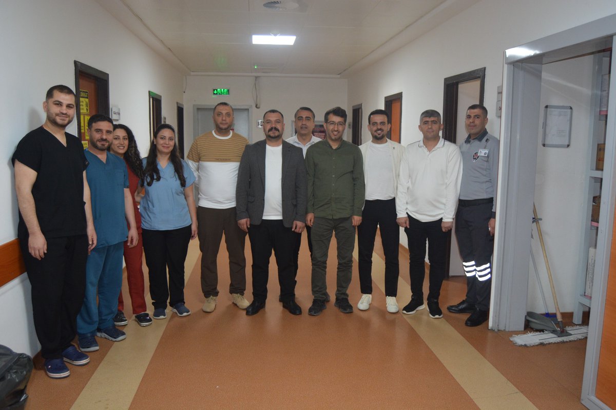 bitlisdh's tweet photo. 🌙 Kurban Bayramı Coşkusu Hastanemizde Paylaşıldı. Başhekim Yard Dr. Musa Vural, İdari ve Mali İşler Müdür Vekilimiz Gökhan Hakimoğlu ve hastane yöneticilerimizin katılımıyla hastanemizde görev yapan sağlık çalışanlarımız ile hasta ve hasta yakınlarımızın Kurban Bayramı kutlandı https://t.co/z0zNAXJAq0