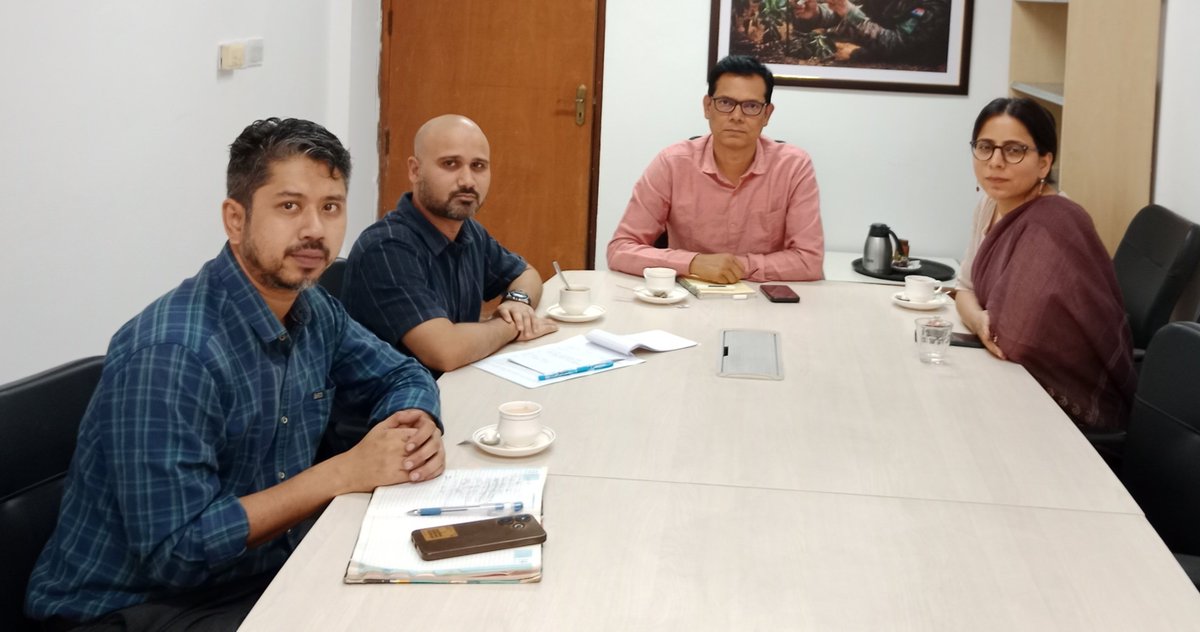 IDSAIndia's tweet photo. In the weekly meeting, @IDSAIndia #WestAsia Centre members discussed the ongoing #US #Iran talks, recent confrontation between #Israel #Hezbollah and #UAE 's regional security approach. https://t.co/k357TFfbWs
