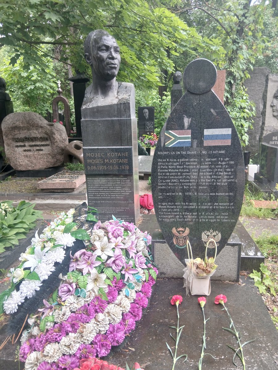 CommunistsKe's tweet photo. The National Chairperson cde @MwaivuKaluka together with the General Secretary of @SACP1921 cde Solly Mapaila and the General Secretary of the @CPSwaziland cde Keneth Kunene laid a wreath at the Grave of J.B Marks, M. Kotane and D. Jones former leaders of the @SACP1921 in Moscow. https://t.co/qDVqnPNe5r