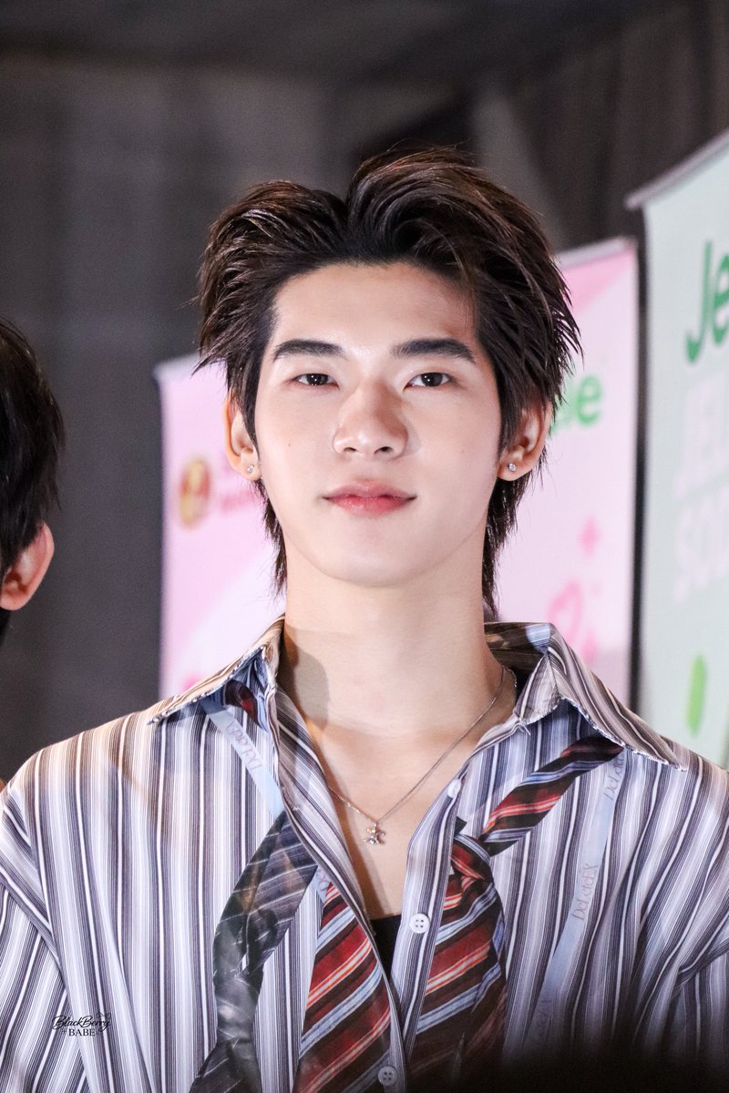 BlackBryBABE's tweet photo. 27.06.26 | เค้ารักเธอ

JOURNEY JELE X TTP

#JeleBeautiexTeeTeePor
•— 
#twnpich https://t.co/meEBdFQ79x