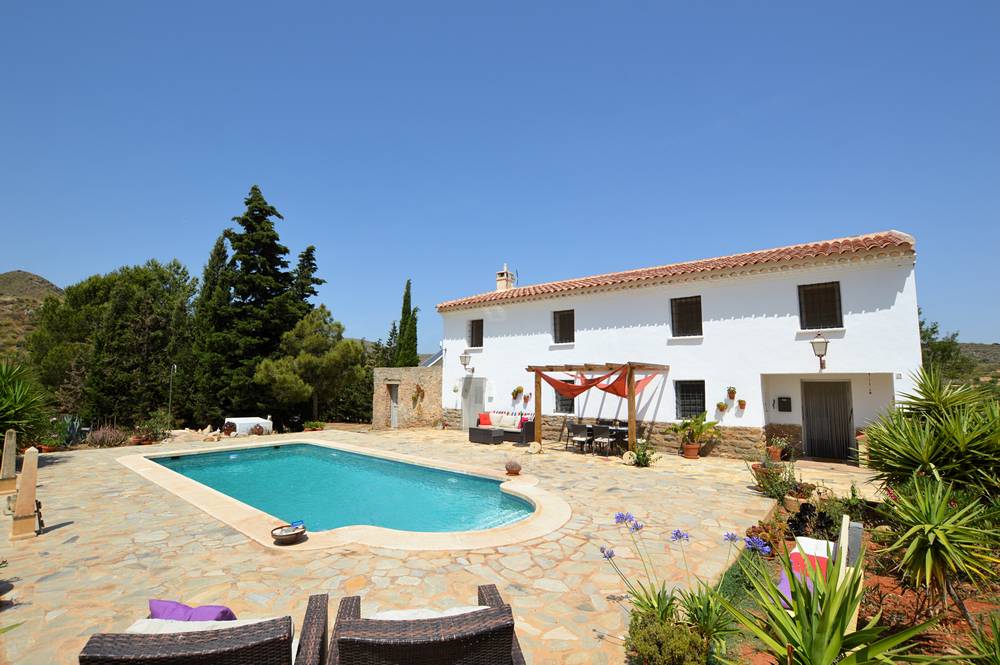 OliveHouseprops's tweet photo. OLV2105 Lubrin (Almeria, Spain) €385,000
https://t.co/DBGB1PWEwO
5 bedrooms • Pool • Equestrian facilities • Solar power • Guest suite with rental income potential • 37,000m² land 🌿☀️
#SpainProperty #EquestrianProperty #Andalucia #LuxuryRealEstate #HorseProperty #Cortijo https://t.co/00df7uSiiP