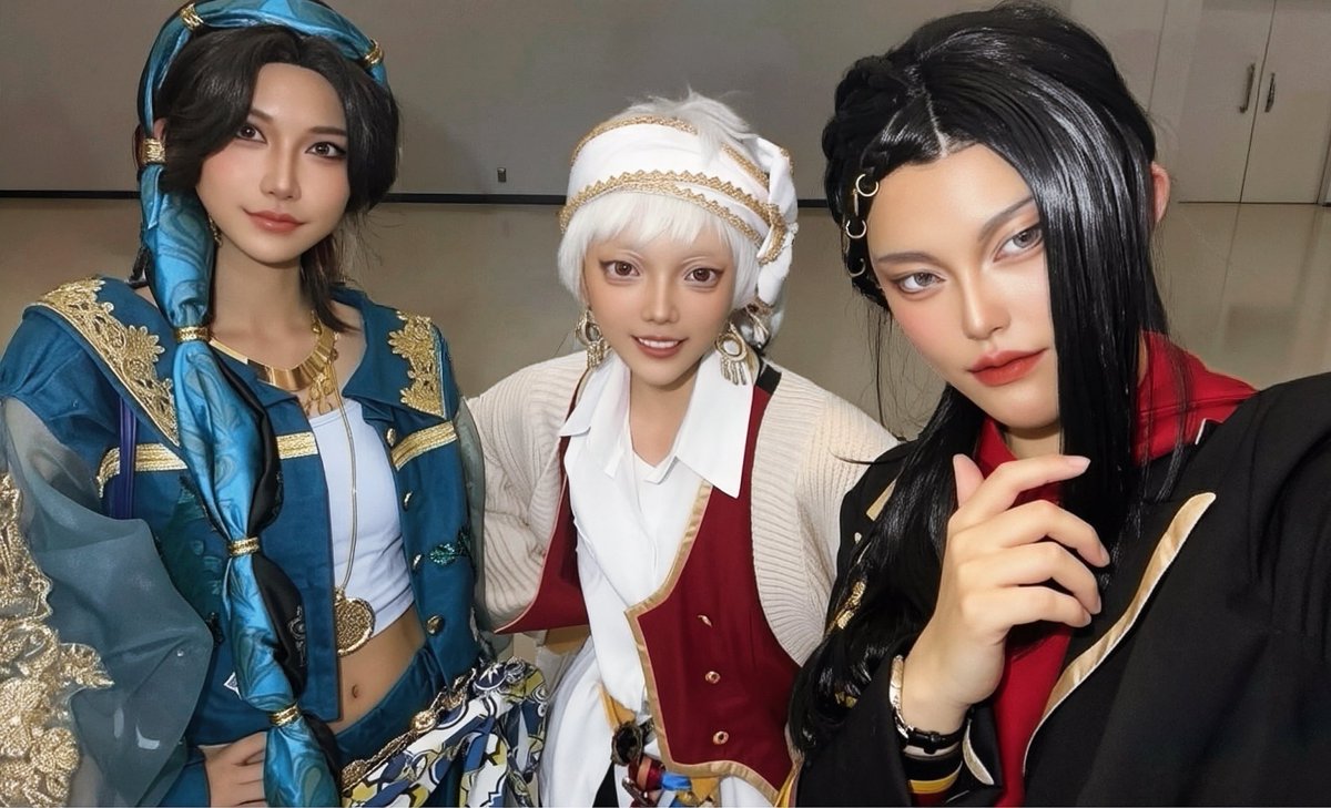 a_dmdsy's tweet photo. 【Cosplay / ツイステ】

熱砂の国🕌🧞‍♂️

ミナジール🪷 @a_dmdsy
カリム☀️ @flowernoohana 
ジャミル🐍 @_002282 https://t.co/jCM13iyQQJ