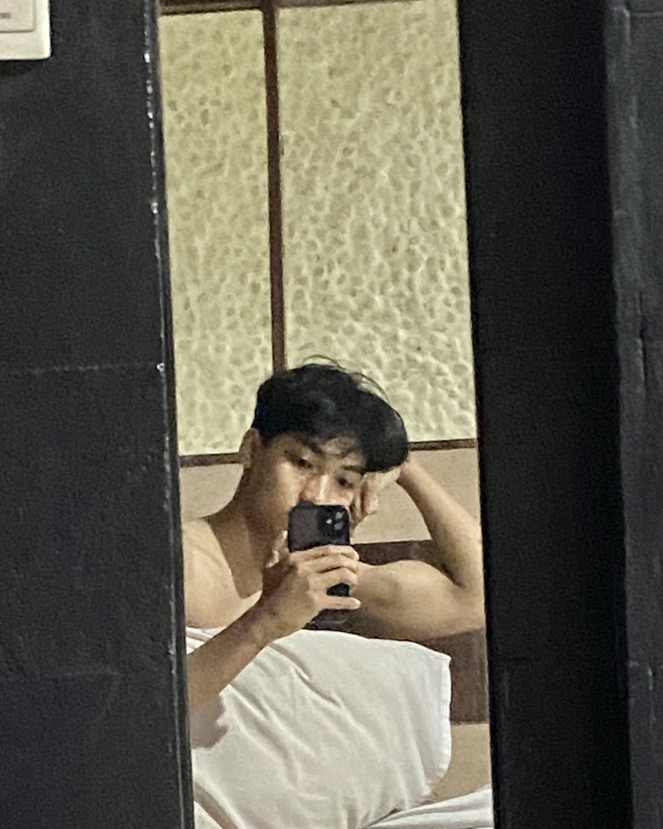 graa_31's tweet photo. pamer biceps yg ga seberapa ini https://t.co/yfM4HHt5l7