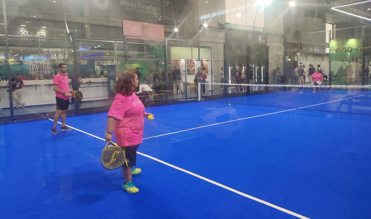 AFYDAD's tweet photo. La empresa @euronix_sport organizó una actividad con Palas para Todos en su pista del @PadelSummit, que se celebra en Barcelona del 26 al 28 de mayo.  El pádel más allá de la competición, como herramienta de inclusión, desarrollo y conexión. https://t.co/b9zFb1WAT9