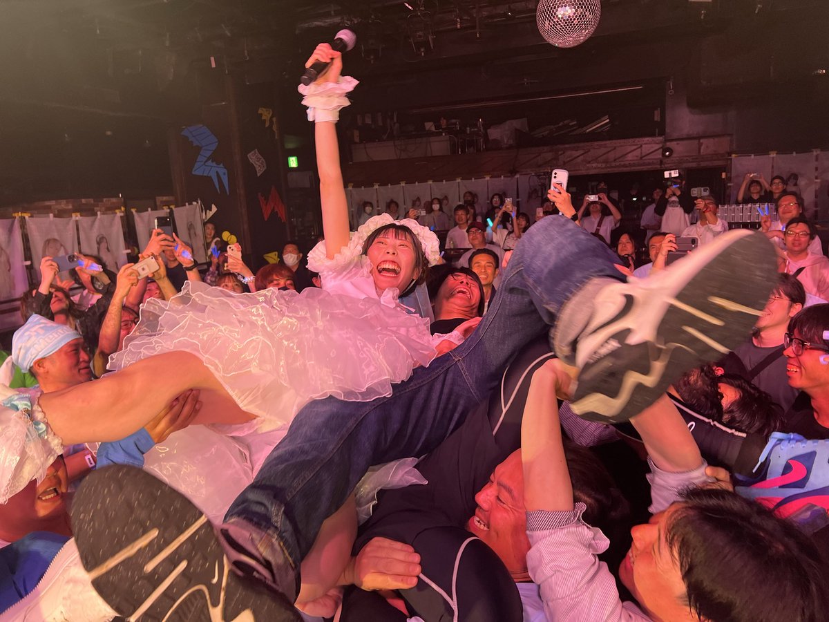 HEY_ume_slot's tweet photo. これ🤵‍♂️👰‍♀️

推しと一緒にサーフしてまわりに祝福されるふたりすてきすぎる(●´ω｀●) https://t.co/nUkB2p2VyH