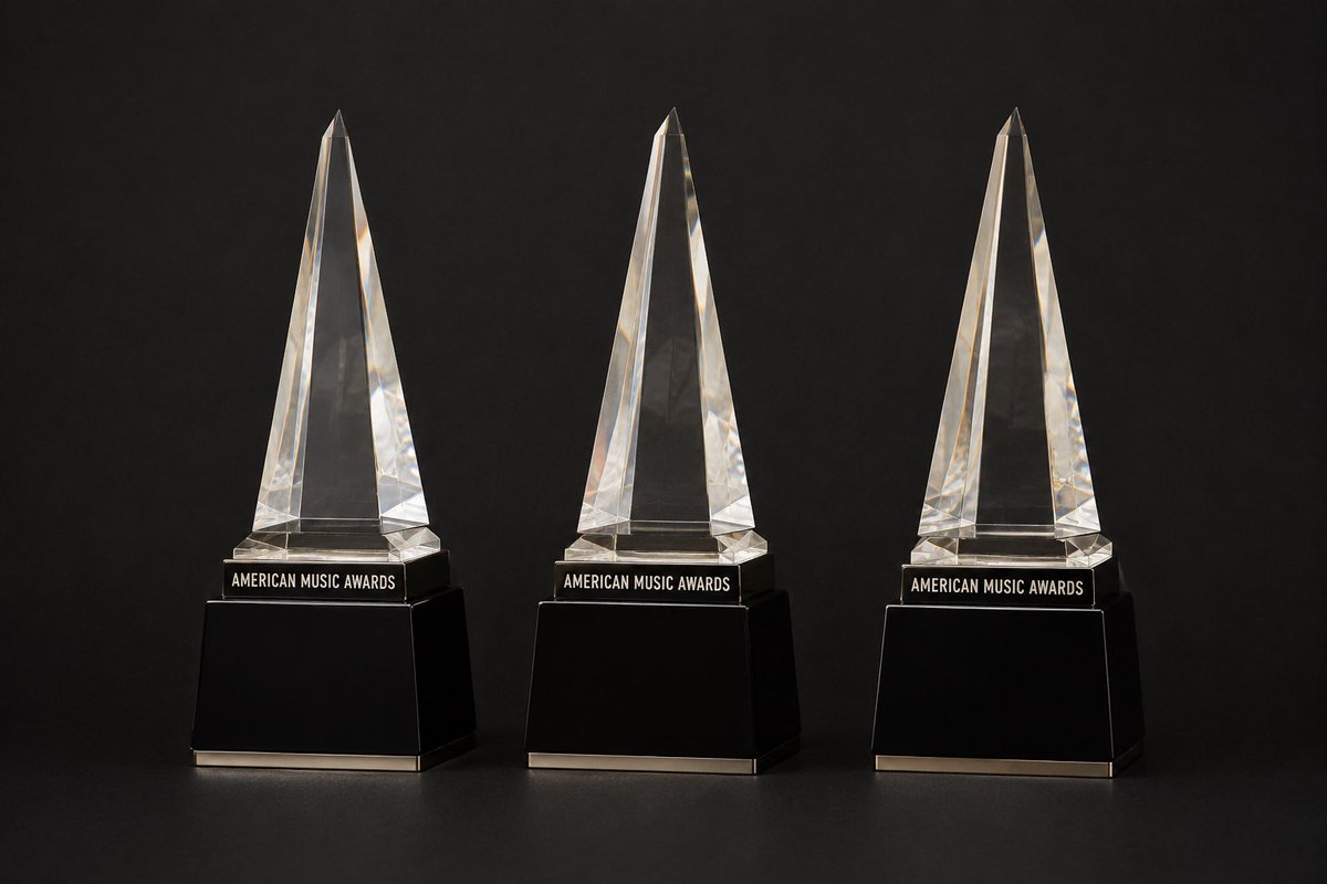 reslsuga200's tweet photo. The 3 award https://t.co/obTpJUgFAI