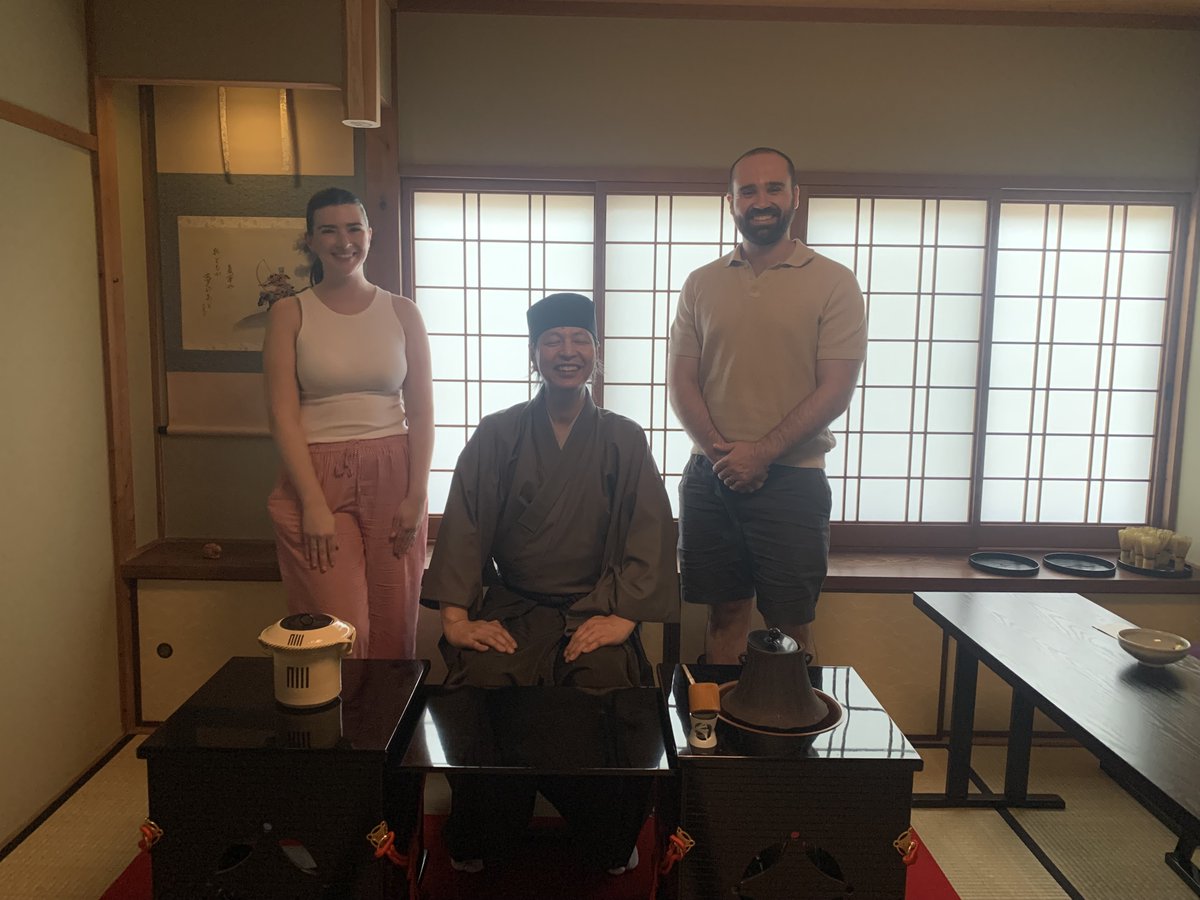 Kangetsu_kyoto's tweet photo. Wonderful guests from Australia 🇦🇺 joined our tea ceremony experience in Kyoto today 🍵✨
A peaceful afternoon enjoying matcha, Japanese sweets, and traditional culture in our historic townhouse 🇯🇵🌸
Thank you for visiting Kangetsu Kyoto!
#kangetsu #kangetsu_kyoto #TeaCeremony https://t.co/Z7g2AnHLxb